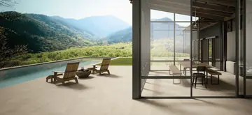 Terras bij een zwembad met keramische terrastegels Polis Volcano Marsili 2 cm