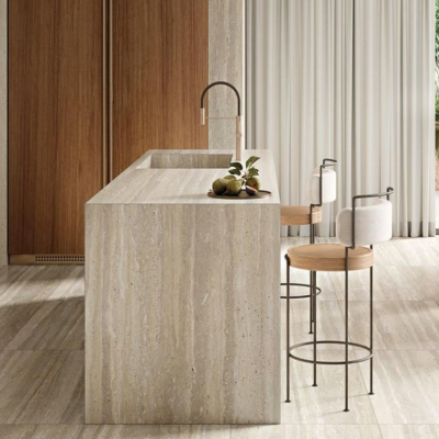 Mooie keramische tegel in travertin look.